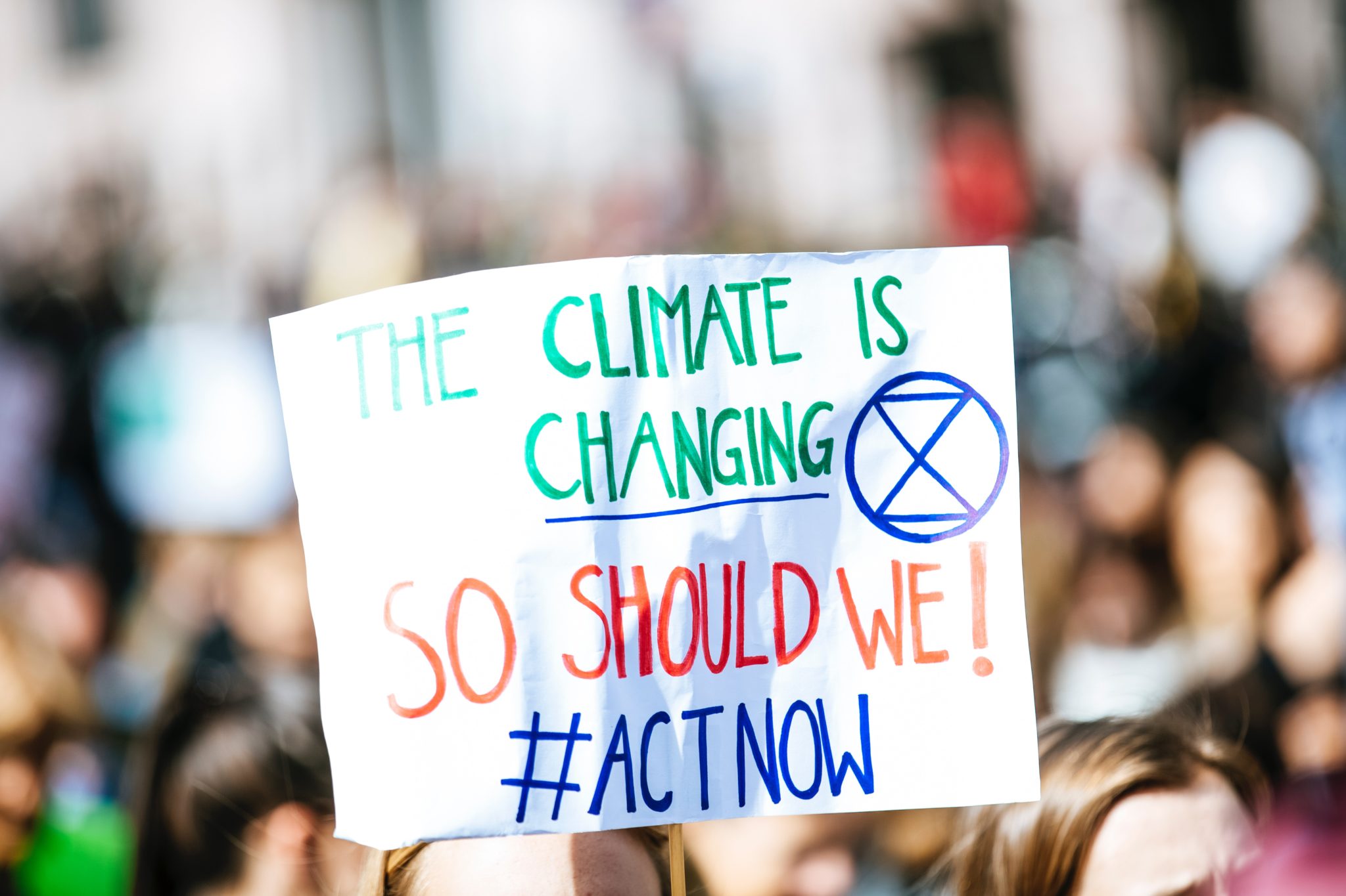 climate-people-street-crowd-2990610